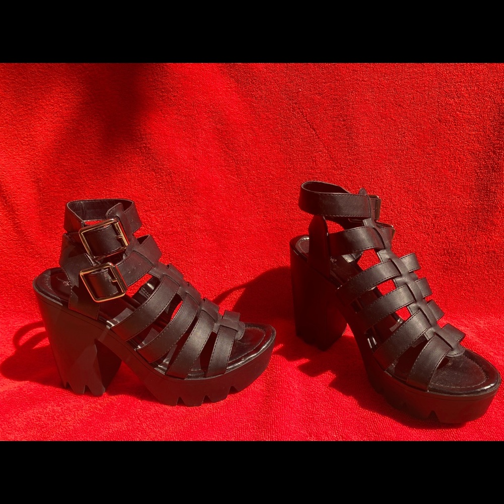 Qupid size 9 style black platform sandal